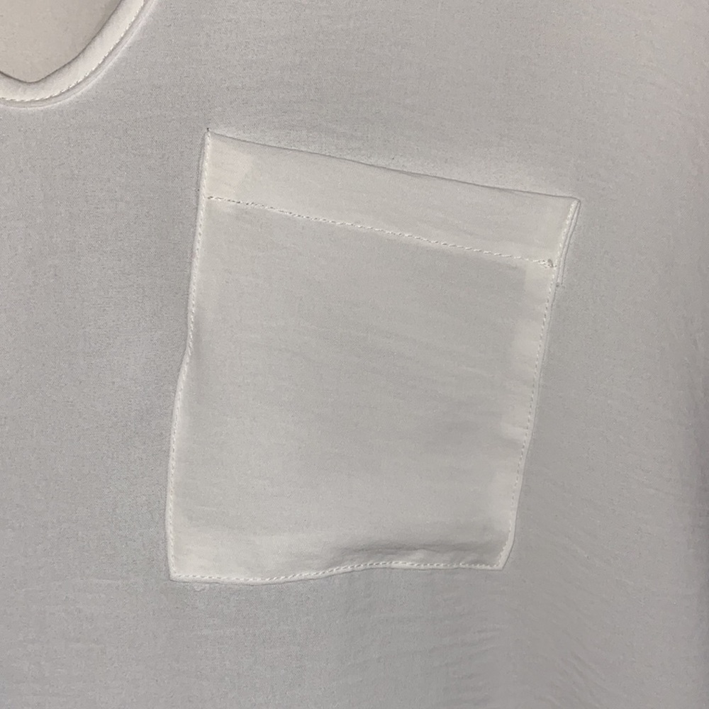 White top - Picture 2 of 3